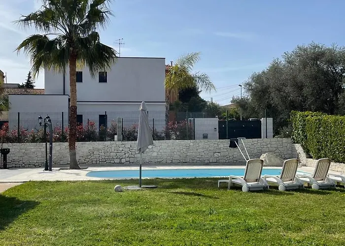 Magnifique Studio Sur Les Hauteurs De Nice, Piscine, Parking Et Wifi